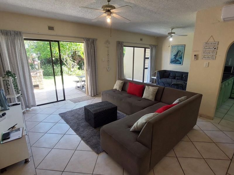 Duplex Apartment For Sale in Shelly Beach, KwaZulu Natal - Photo 3