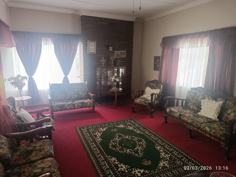 House with Flatlet For Sale in Freemanville Klerksdorp North West - Photo 5