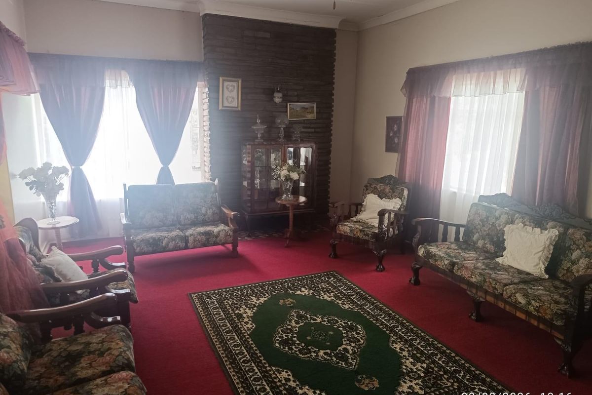 House with Flatlet For Sale in Freemanville Klerksdorp North West - Photo 5