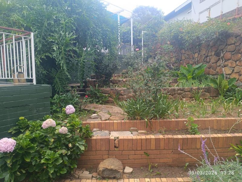 House with Flatlet For Sale in Freemanville Klerksdorp North West - Photo 2