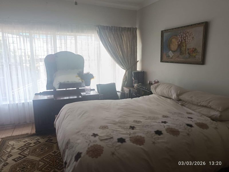 House with Flatlet For Sale in Freemanville Klerksdorp North West - Photo 6