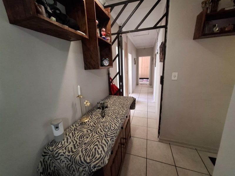 Bargain Time - Exceptional Value in a Quiet Neighbourhood - Photo 7