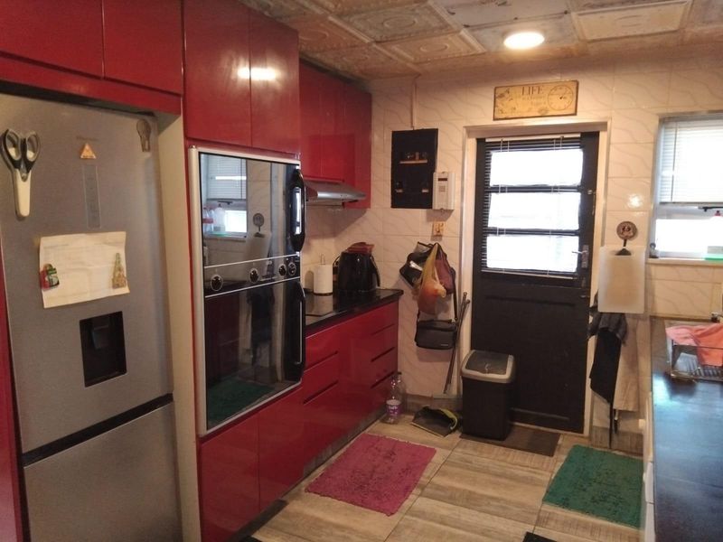 4 Bedroom House For Sale in Strandfontein Village - Photo 7