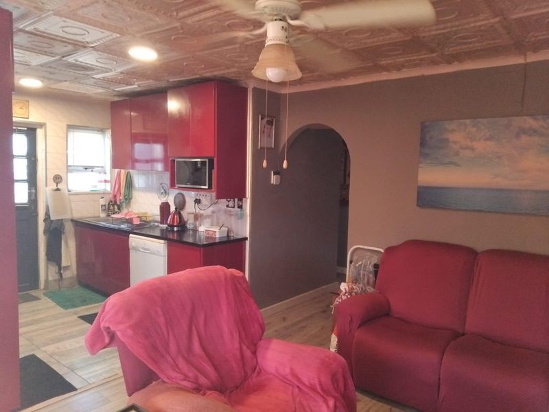 4 Bedroom House For Sale in Strandfontein Village - Photo 6