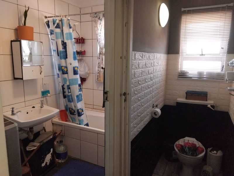 4 Bedroom House For Sale in Strandfontein Village - Photo 10