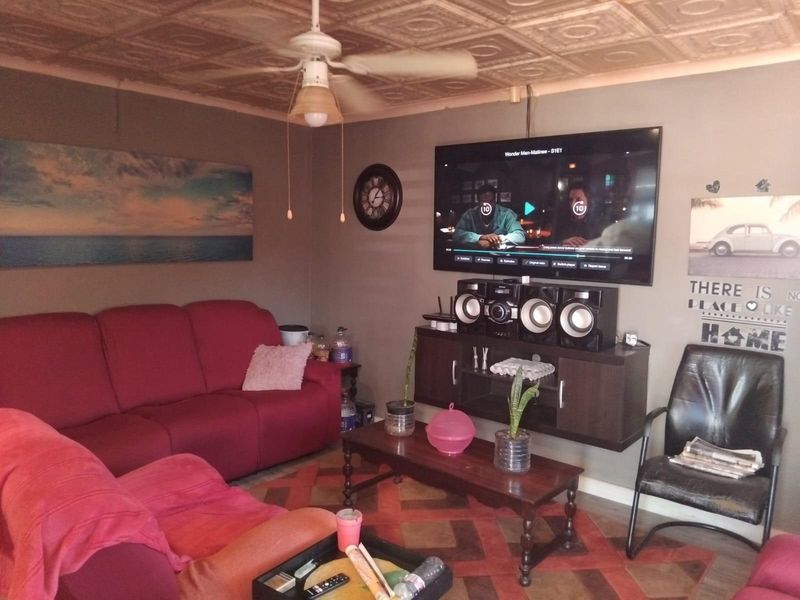 4 Bedroom House For Sale in Strandfontein Village - Photo 5