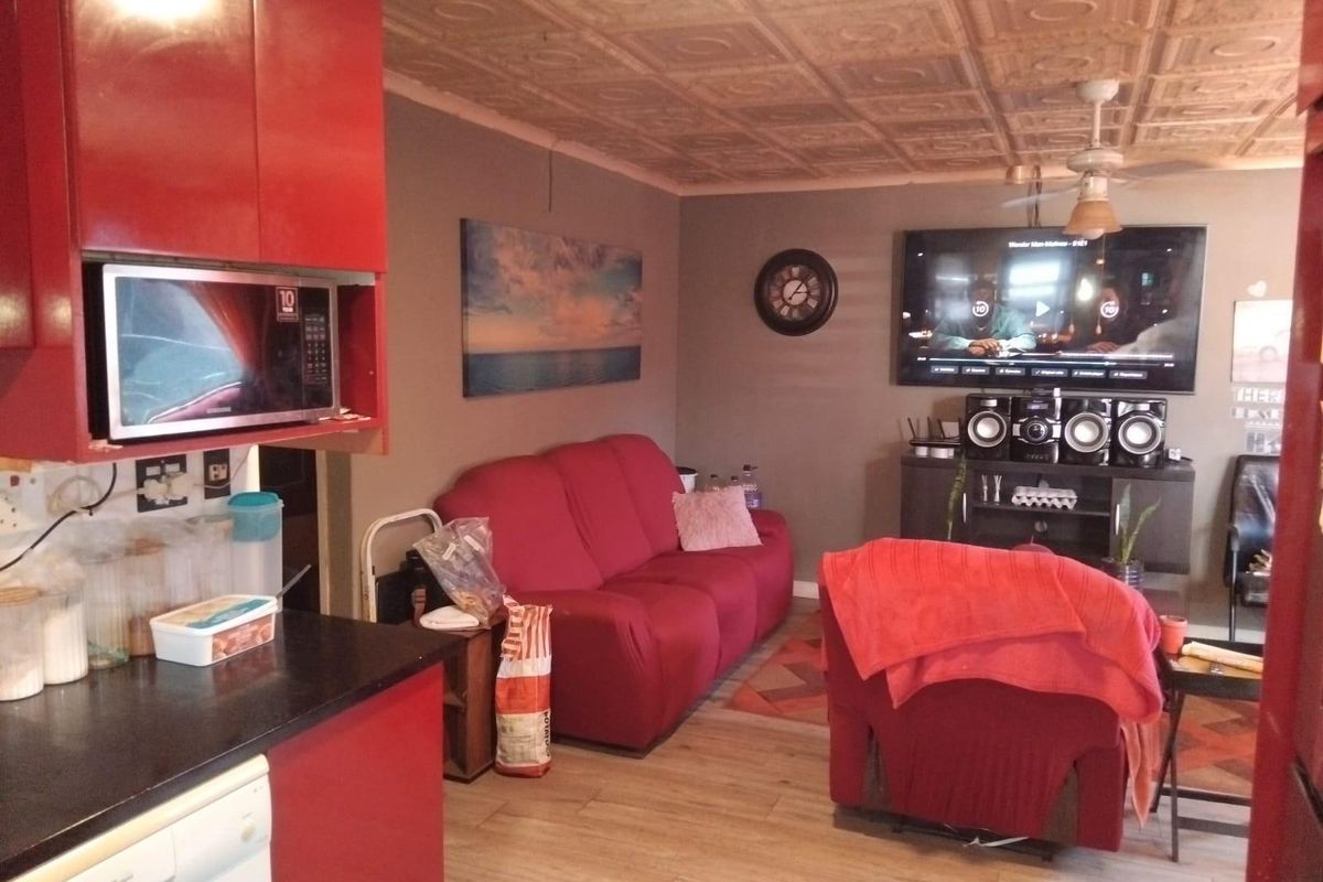 4 Bedroom House For Sale in Strandfontein Village - Photo 4
