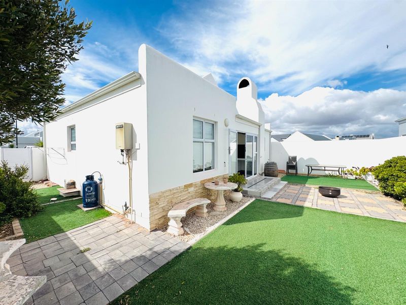 House For Sale in Laguna Hills, Laguna, Langebaan - Photo 2