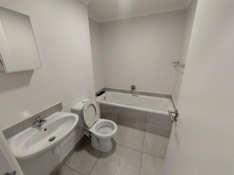 2 bed 2 bath ground floor Apartment For Sale in Hayfields - Photo 8