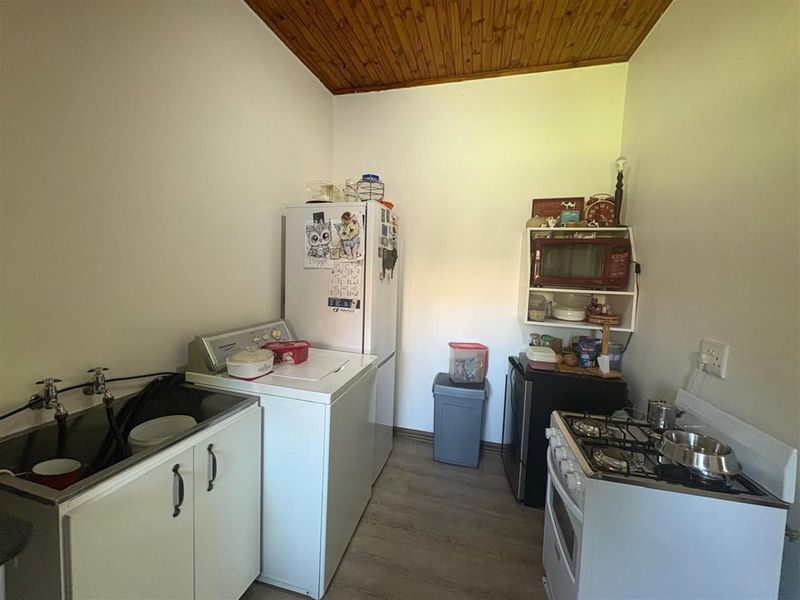 Spacious Family Home in Aviary Hill with Flatlet, Newcastle, KwaZulu Natal - Photo 10