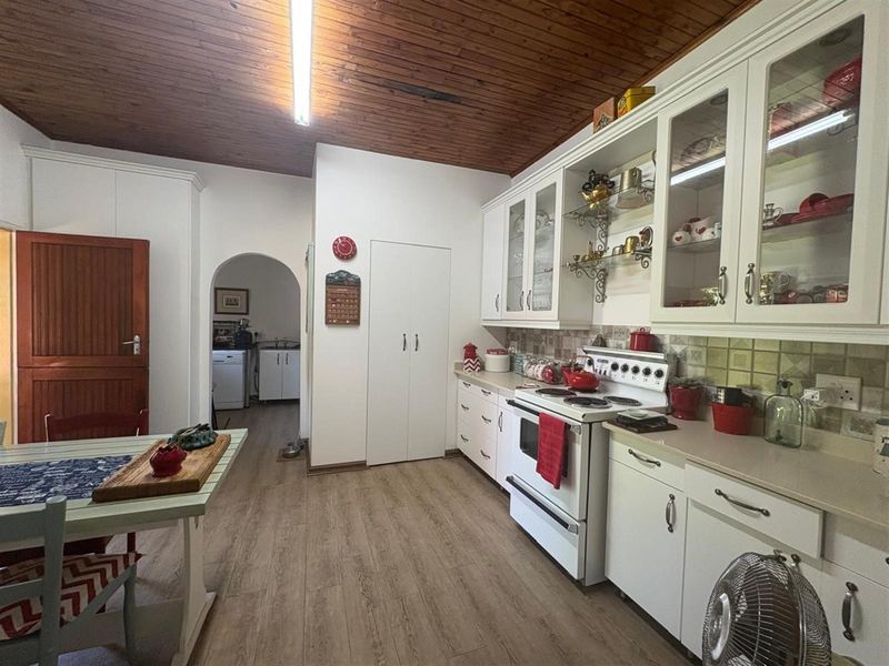 Spacious Family Home in Aviary Hill with Flatlet, Newcastle, KwaZulu Natal - Photo 8