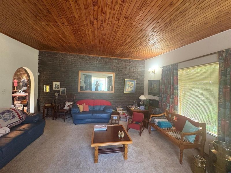 Spacious Family Home in Aviary Hill with Flatlet, Newcastle, KwaZulu Natal - Photo 5