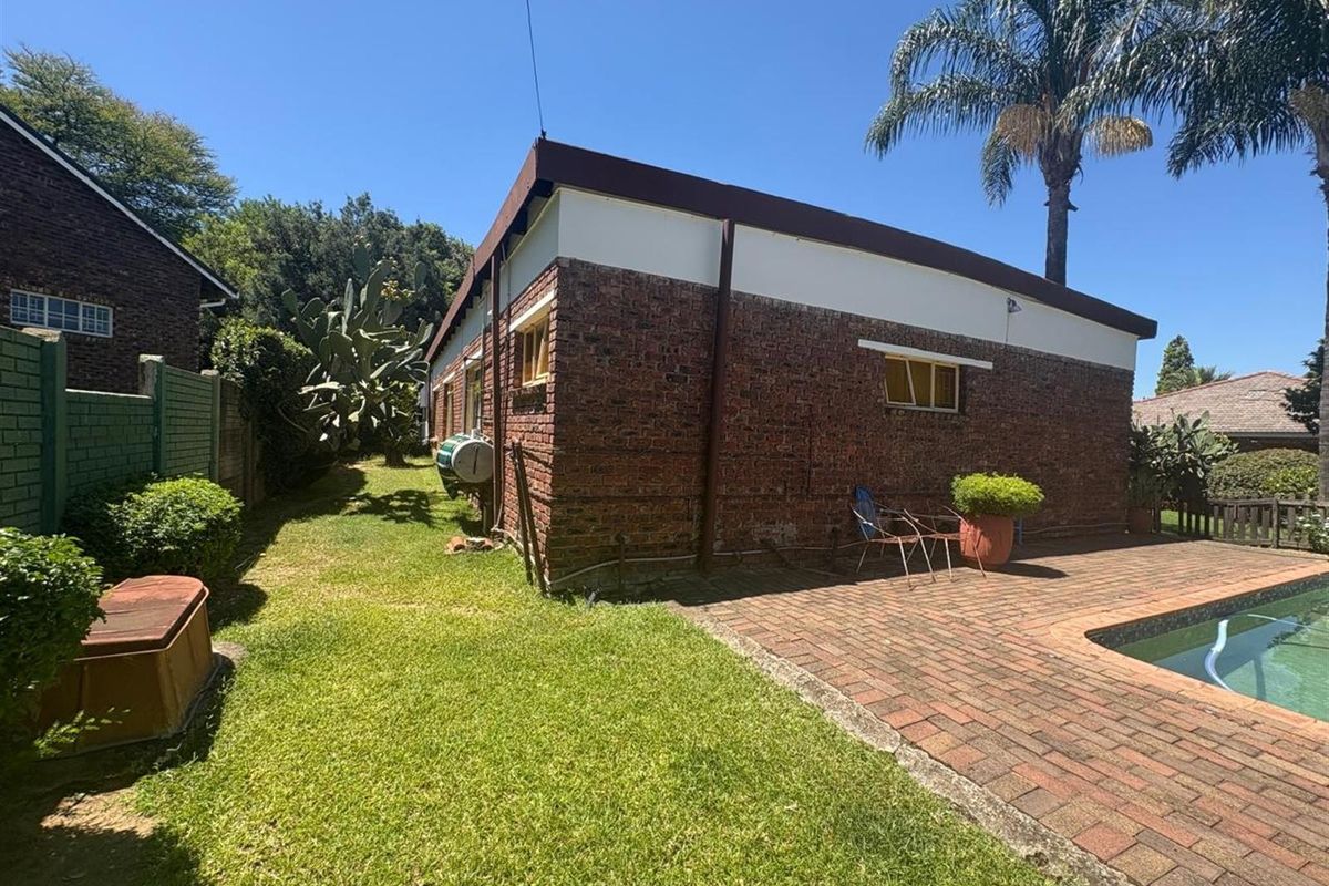 Spacious Family Home in Aviary Hill with Flatlet, Newcastle, KwaZulu Natal - Photo 3