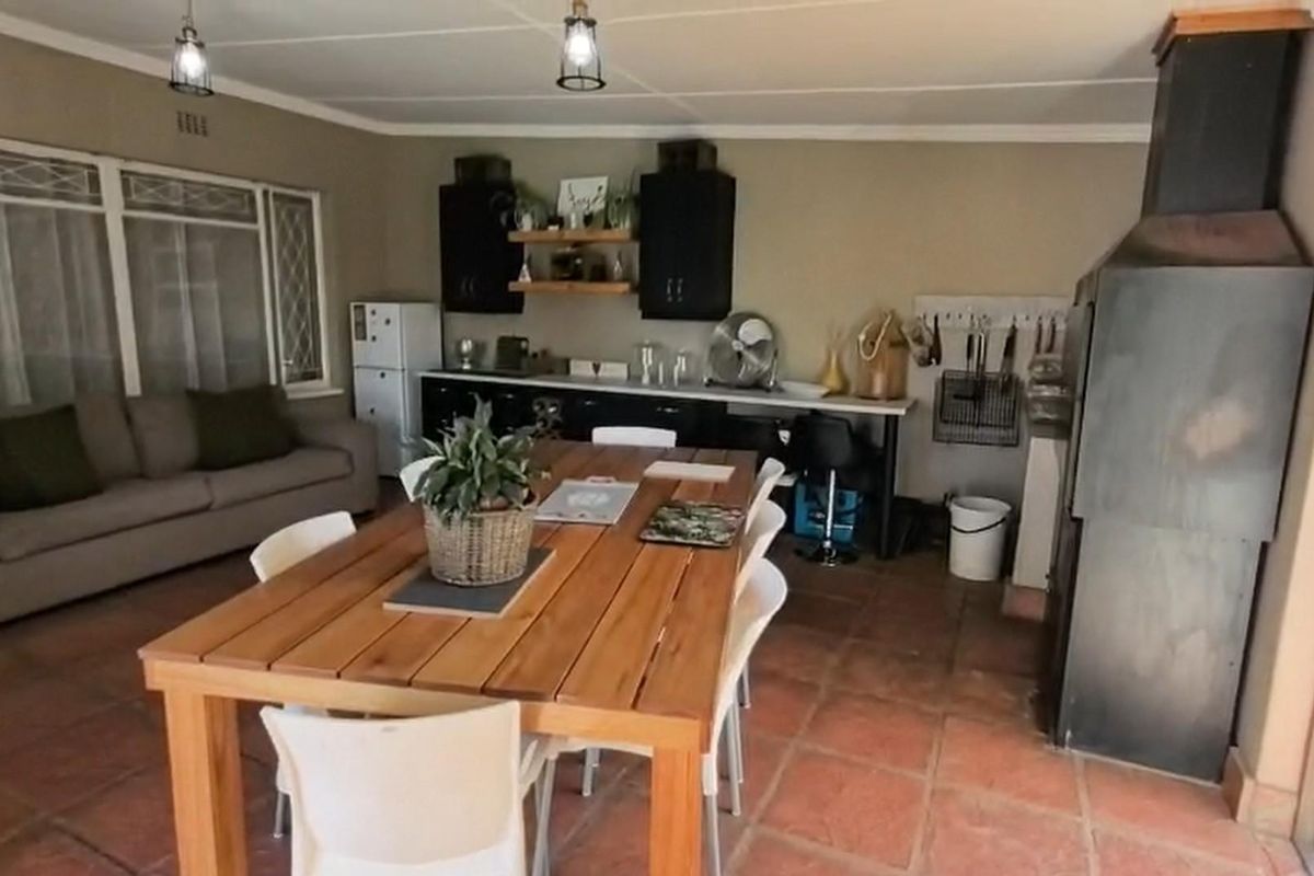 Modern, Spacious Family Haven with an Entertainer’s Heart in Carters Glen - Photo 4