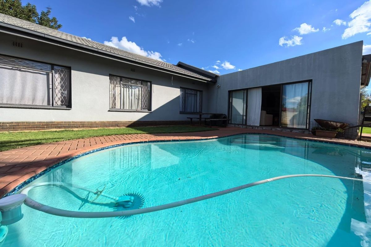 Modern, Spacious Family Haven with an Entertainer’s Heart in Carters Glen - Photo 3