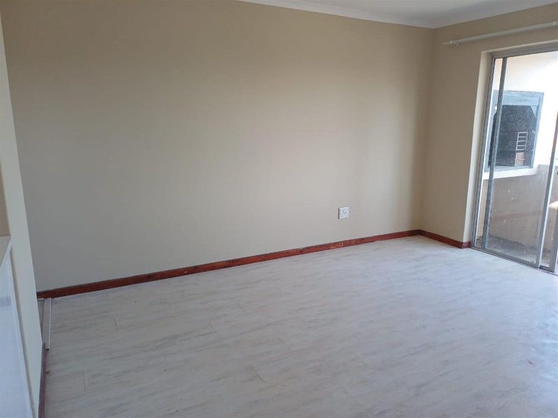 TWO BEDROOM APARTMENT IN PARKLANDS - Photo 7