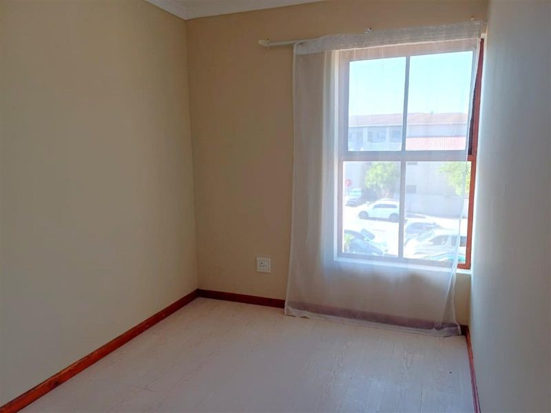 TWO BEDROOM APARTMENT IN PARKLANDS - Photo 10