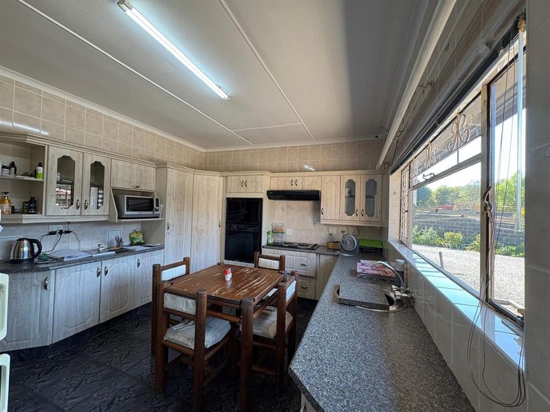 Prime Commercial Property for Sale Near Newcastle Mall - Photo 4