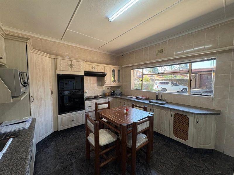 Prime Commercial Property for Sale Near Newcastle Mall - Photo 5