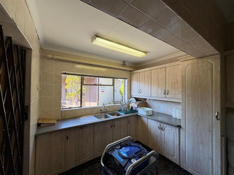 Prime Commercial Property for Sale Near Newcastle Mall - Photo 8