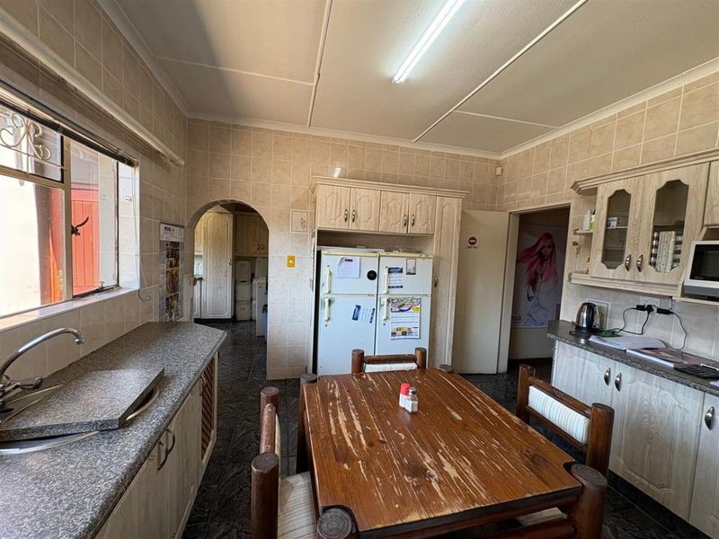 Prime Commercial Property for Sale Near Newcastle Mall - Photo 7