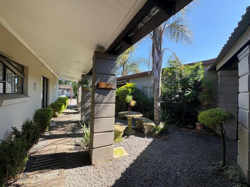 Prime Property for Sale Near Newcastle Mall - Photo 2