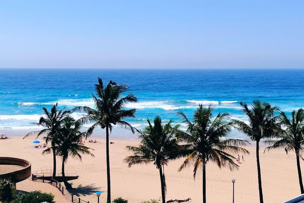 Enjoy your Penthouse views - Photo 2