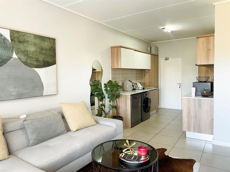 1 Bedroom Apartment For Sale in Linbro Park, Sandton - Photo 2