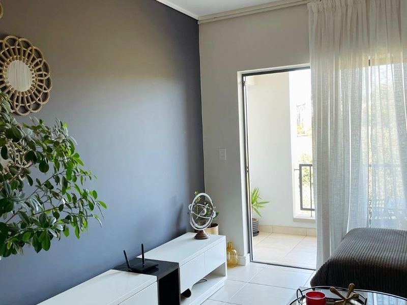 1 Bedroom Apartment For Sale in Linbro Park, Sandton - Photo 5