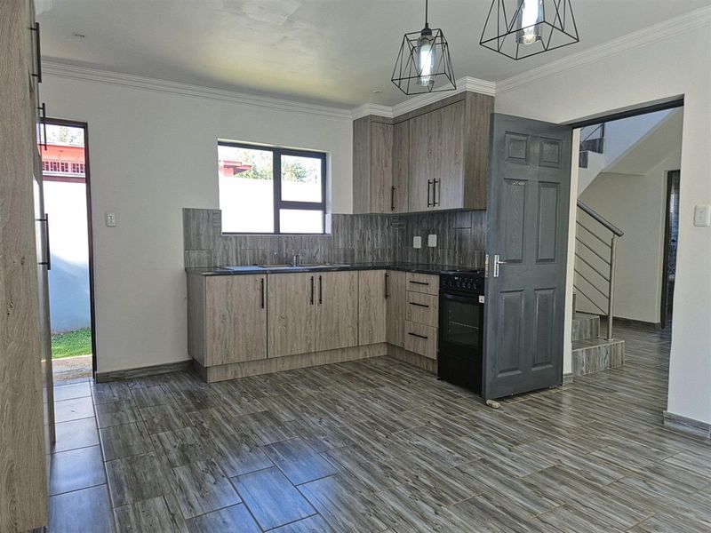 4 Bedroom Double-Storey Home For Sale in Potchefstroom Central, Potchefstroom, North West - Photo 6