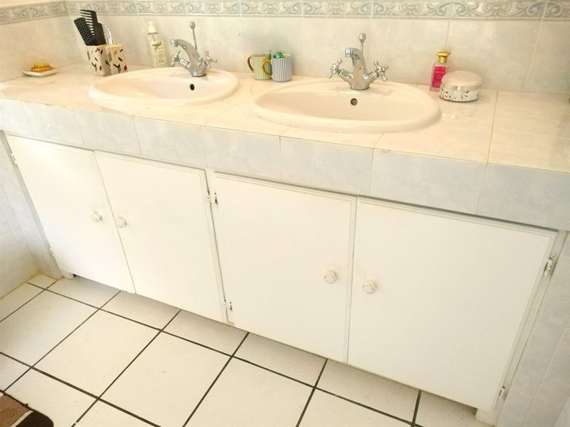 4 BEDROOM HOUSE FOR SALE IN SABIE - Photo 9