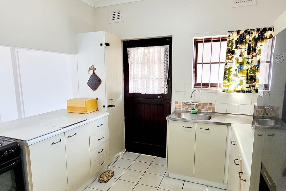House For Sale in Manaba Beach, Margate, KwaZulu Natal - Photo 3