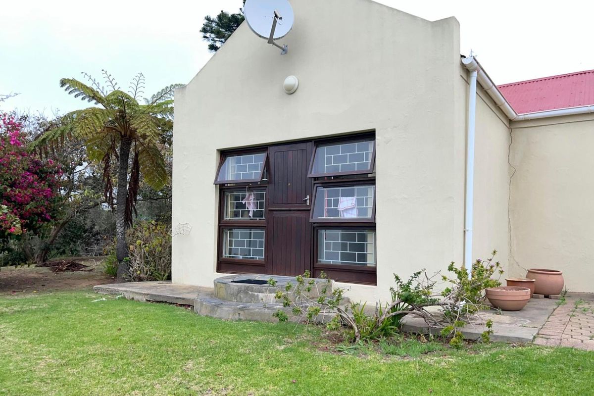 8-Hectare Coastal Property with Panoramic Views - Groot Brakrivier Rural - Photo 2
