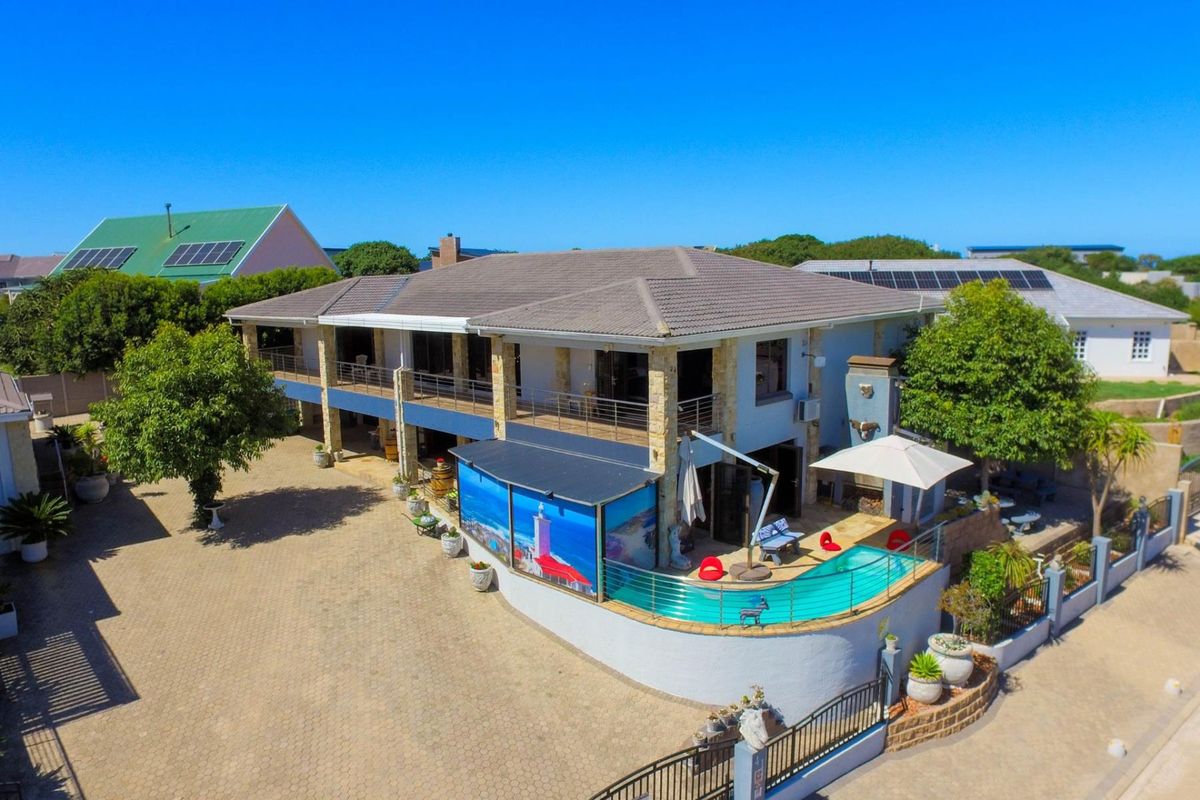 Exceptional Family Residence with Panoramic Valley and River Views - Photo 2