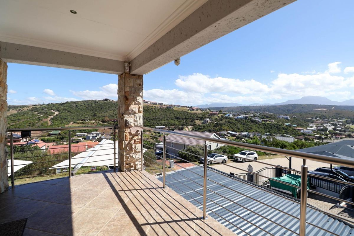 Exceptional Family Residence with Panoramic Valley and River Views - Photo 3