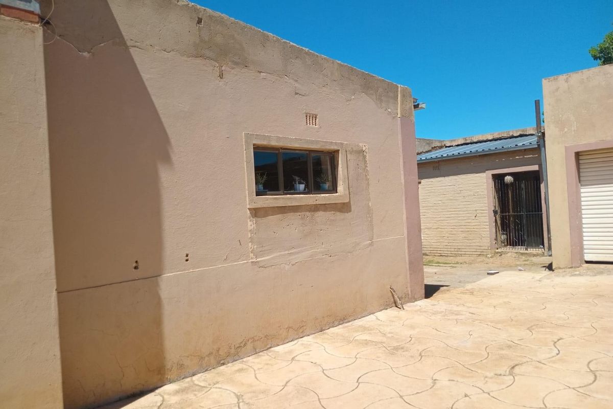 House For Sale in Westonaria - Photo 4