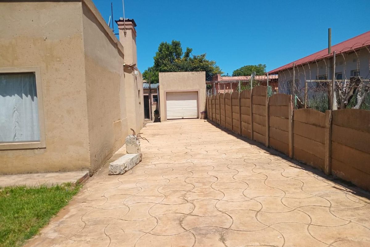 House For Sale in Westonaria - Photo 3