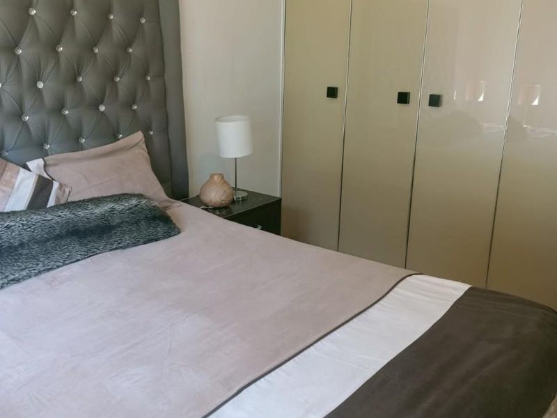 Ground Floor,3 Bed,2 Bath Apartment To Rent in Fourways, Sandton - Photo 9