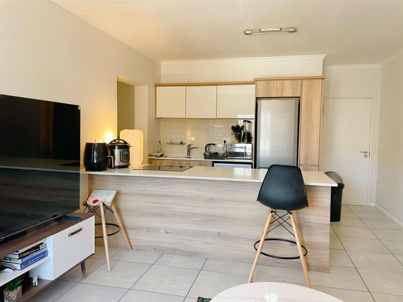 1 Bedroom Apartment For Sale in Kyalami - Neogotiable!!! - Photo 3