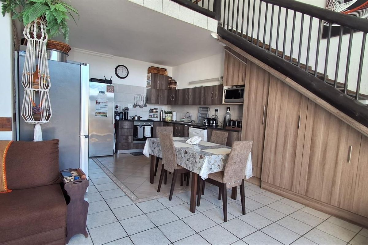 3 Bedroom Apartment For Sale in Uvongo Beach, KwaZulu Natal - Photo 4
