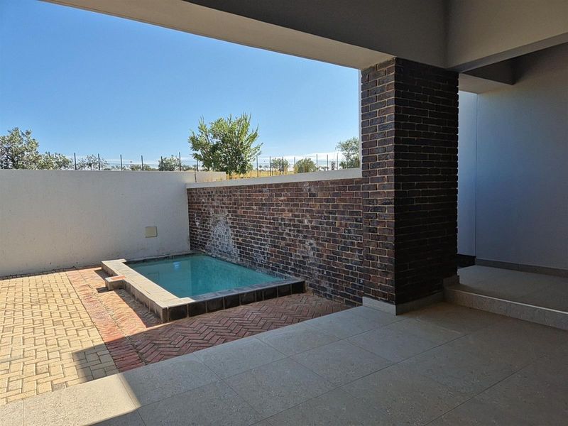 Modern 3-Bedroom Eco Home for Sale in Helderzicht Eco Estate, Potchefstroom - Photo 5