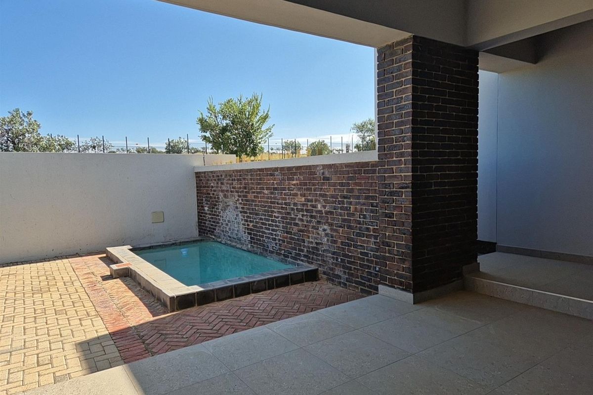 Modern 3-Bedroom Eco Home for Sale in Helderzicht Eco Estate, Potchefstroom - Photo 5