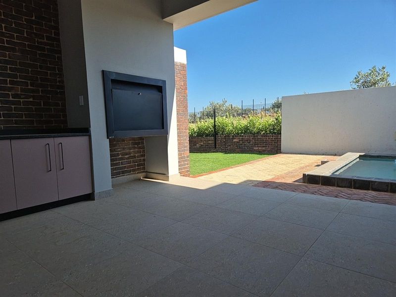 Modern 3-Bedroom Eco Home for Sale in Helderzicht Eco Estate, Potchefstroom - Photo 4