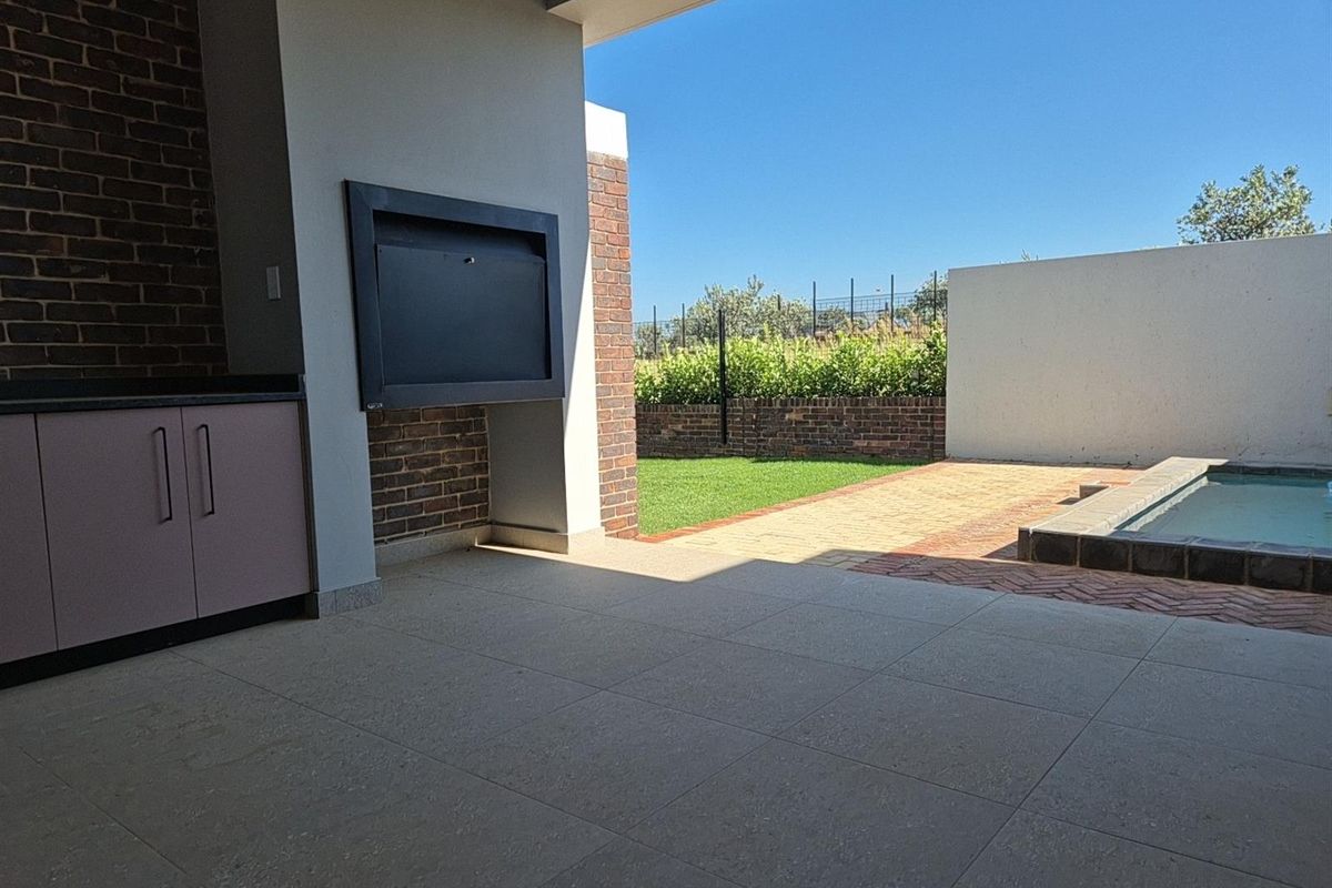 Modern 3-Bedroom Eco Home for Sale in Helderzicht Eco Estate, Potchefstroom - Photo 4