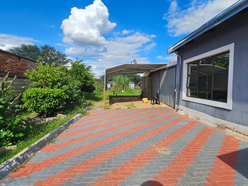 House For Sale in  Wolmer Pretoria North, Pretoria - Photo 2