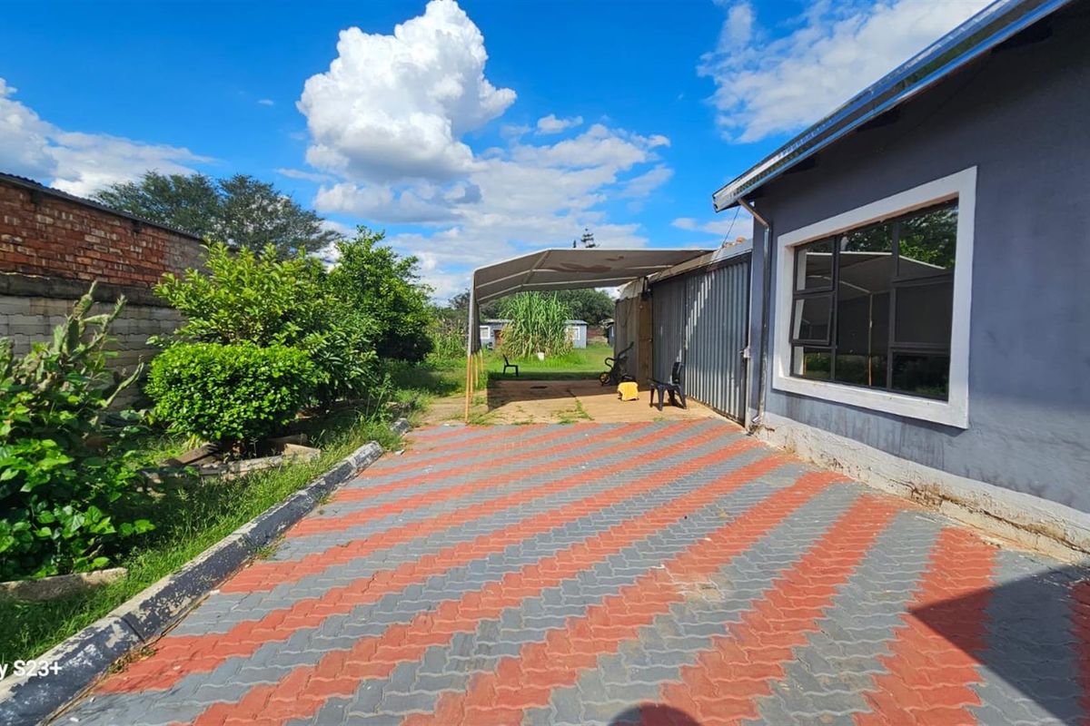 House For Sale in  Wolmer Pretoria North, Pretoria - Photo 2