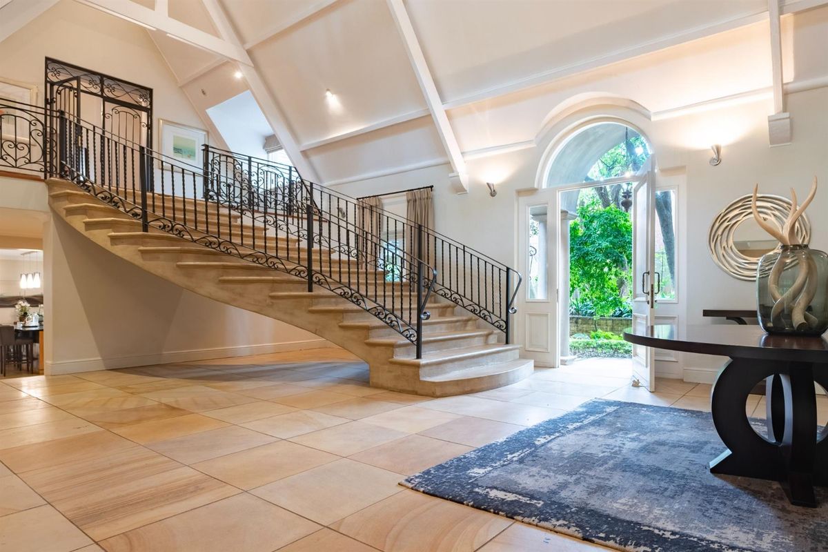 A Grand Bryanston Residence with Botanical Garden-Like Living on 10,538m2 - Photo 2