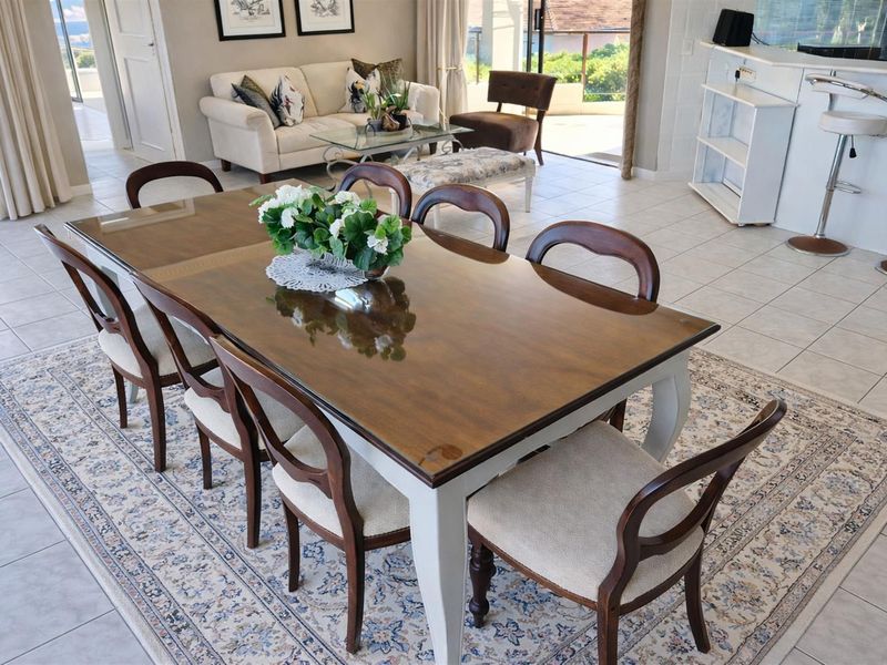 Modern Furnished 4-Bed Luxury Apartment with Robberg Reserve Views - Photo 5