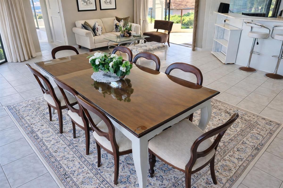 Modern Furnished 4-Bed Luxury Apartment with Robberg Reserve Views - Photo 5