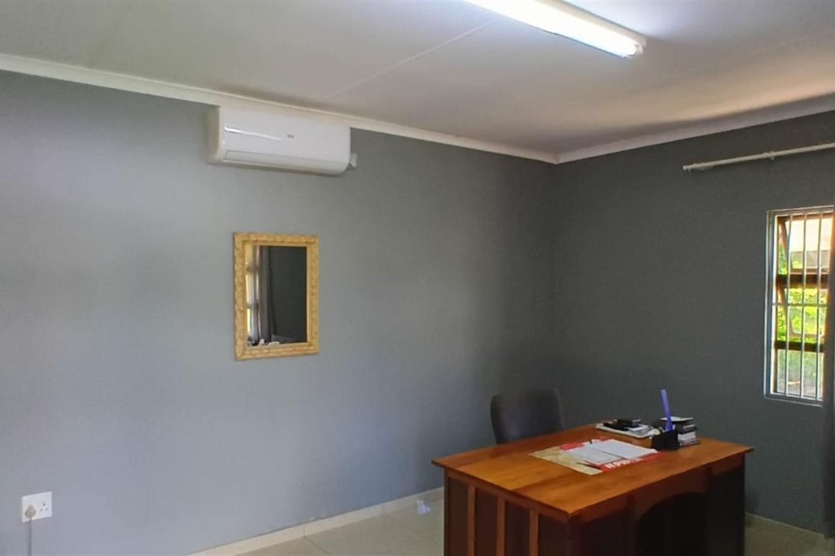 House For Sale in Madlanghala, Esikhawini, KwaZulu Natal - Photo 5